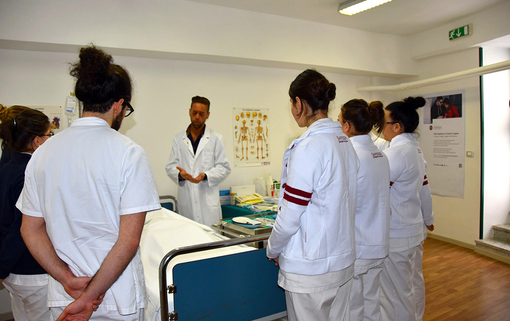 Professioni sanitarie, infermieristiche e professione sanitaria ostetrica